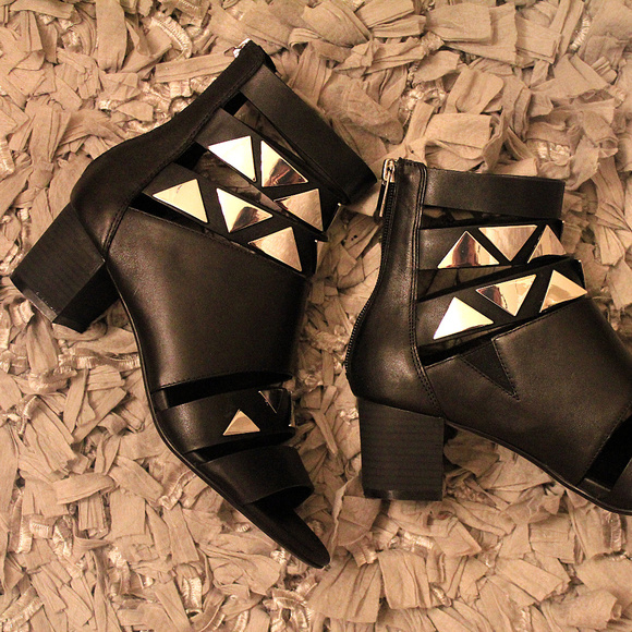 NEW! in box geniune​ leather from runway - Picture 3 of 6