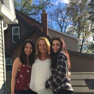 Meet your Posher, Elva