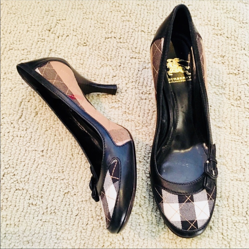 ❌SOLD❌ Authentic Burberry Shoes/Heels w/Novacheck