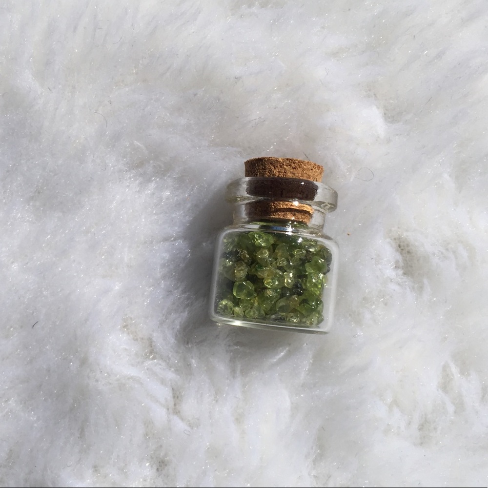 ✨SALE✨• Peridot Healing Crystals vial✨ CCO