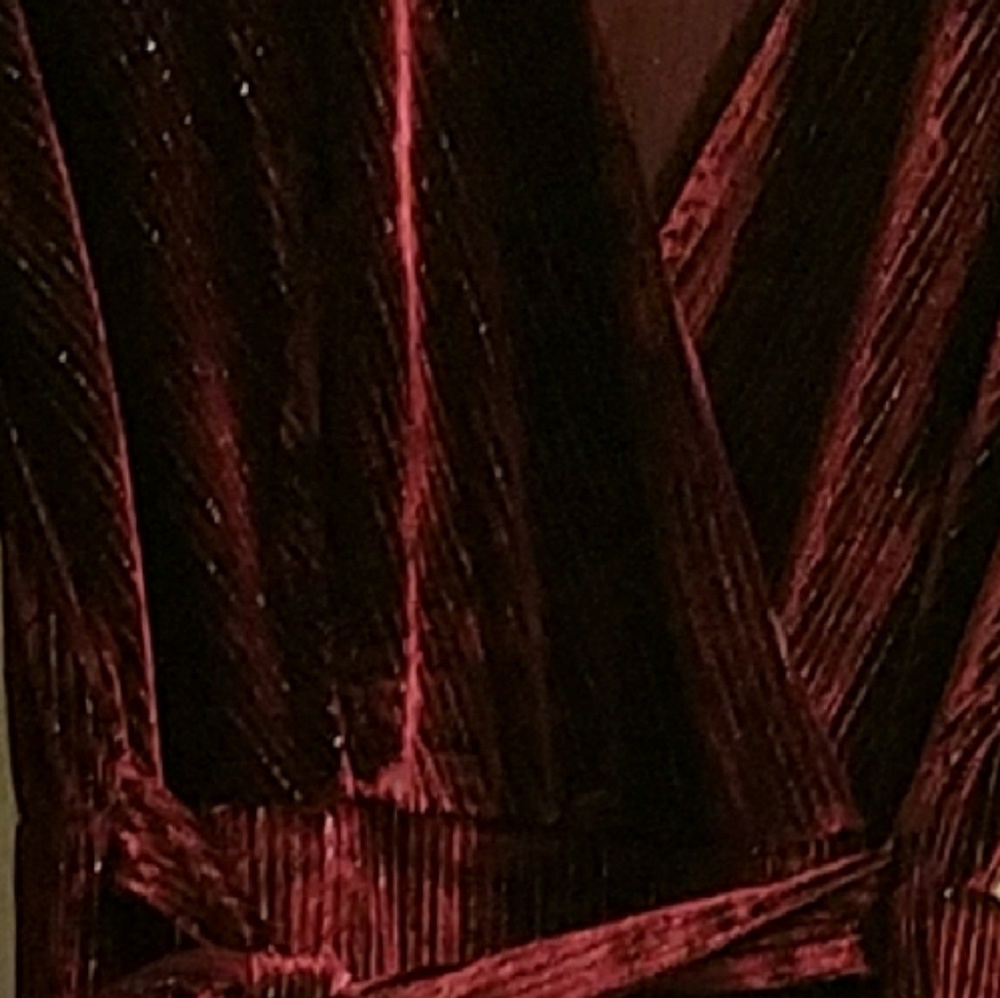 ❣Beautiful Burgundy Crushed Velvet Maxi Dress - Picture 6 of 7
