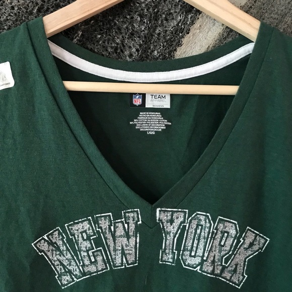 NWOT 🏷 ladies || NY JETS || green v-neck shirt - Picture 3 of 4