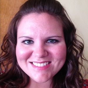 Meet your Posher, Lauren