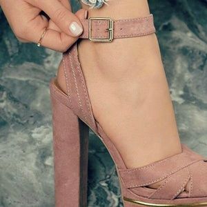 Meet your Posher, Dina