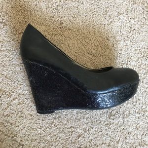 Madden Girl sparkle wedges - size 7.5