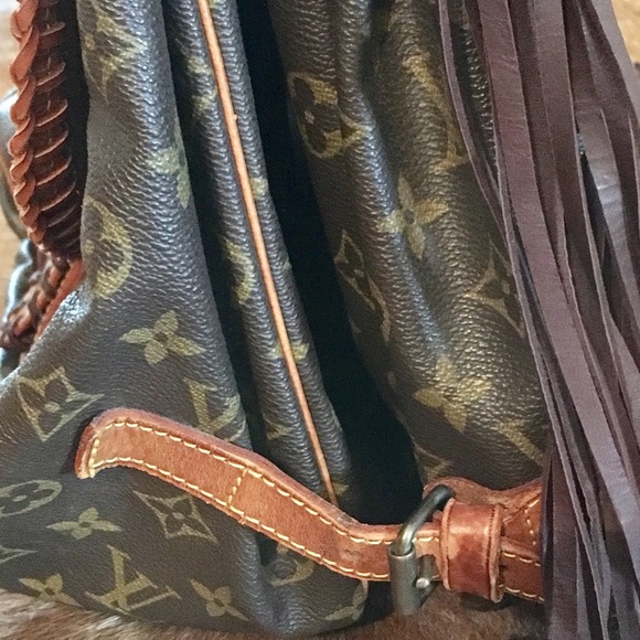 Authentic Fringed Louis Vuitton Saumur 35 - Picture 5 of 8
