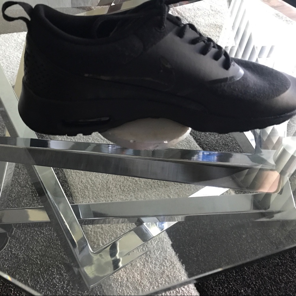 Brand new never worn Nike shoes!