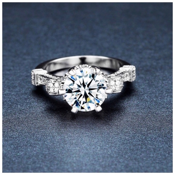 Austrian Crystals Silver 1 Carat Solitaire Ring - Picture 3 of 4