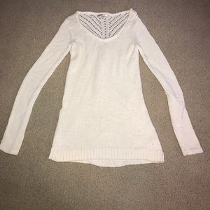 White cable knit, v-neck sweater