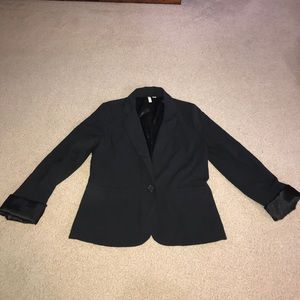 Black, quarter length sleeve blazer