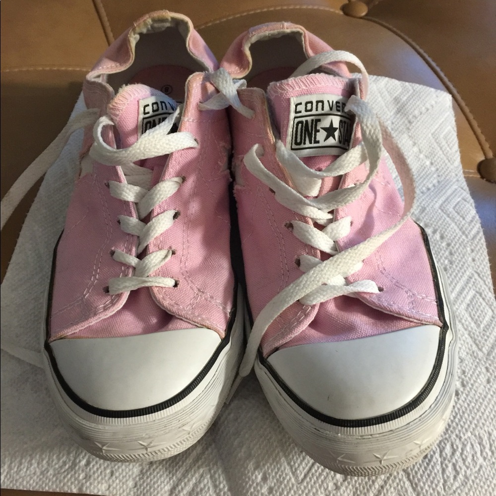 Pink preloved washed and clean to sell , converse