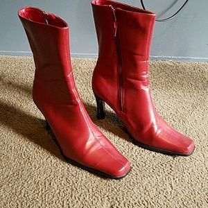 Red boots with inside zipper