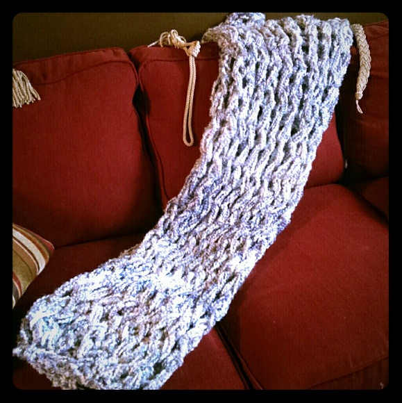 Hand make arm knitting throw - Picture 1 of 3
