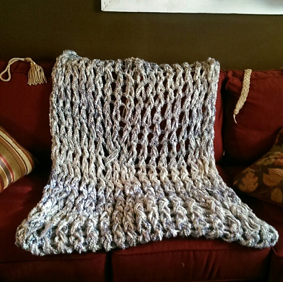 Hand make arm knitting throw - Picture 3 of 3