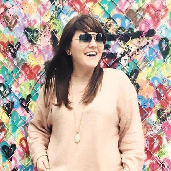 Meet your Posher, Ashton - Picture 1 of 1