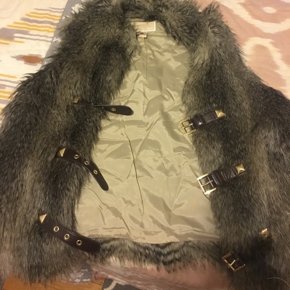 Michael Kors fur vest - Picture 3 of 8