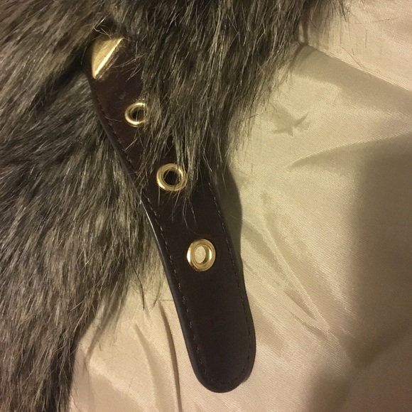 Michael Kors fur vest - Picture 5 of 8