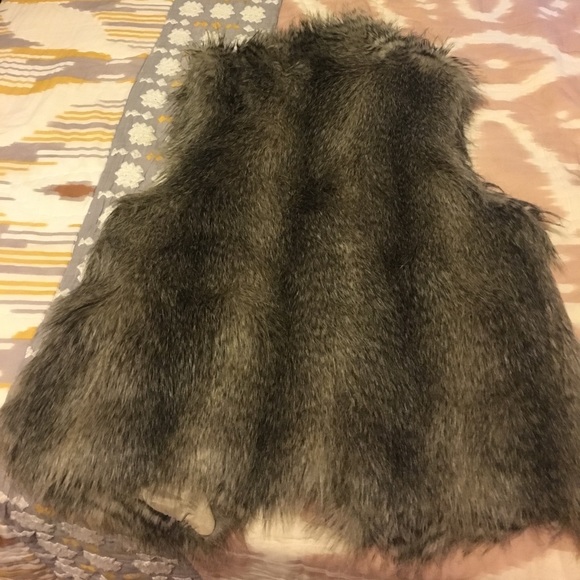Michael Kors fur vest - Picture 6 of 8
