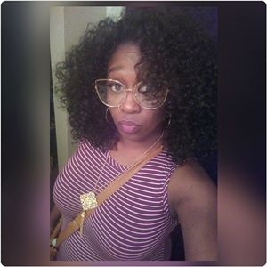 Meet your Posher, Genesha