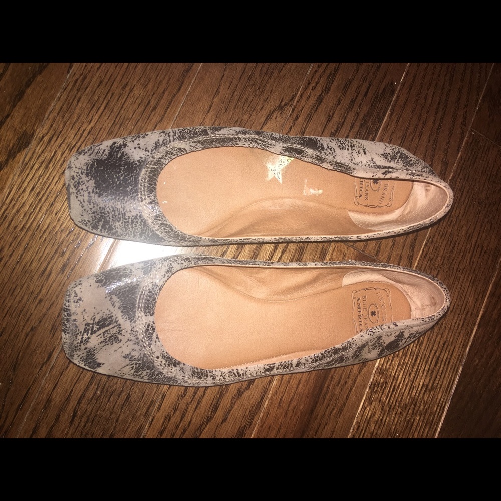 Lucky brand flats size 9 leather gray black