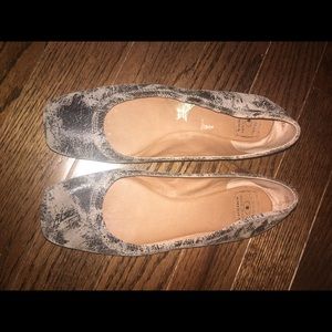 Lucky brand flats size 9 leather gray black
