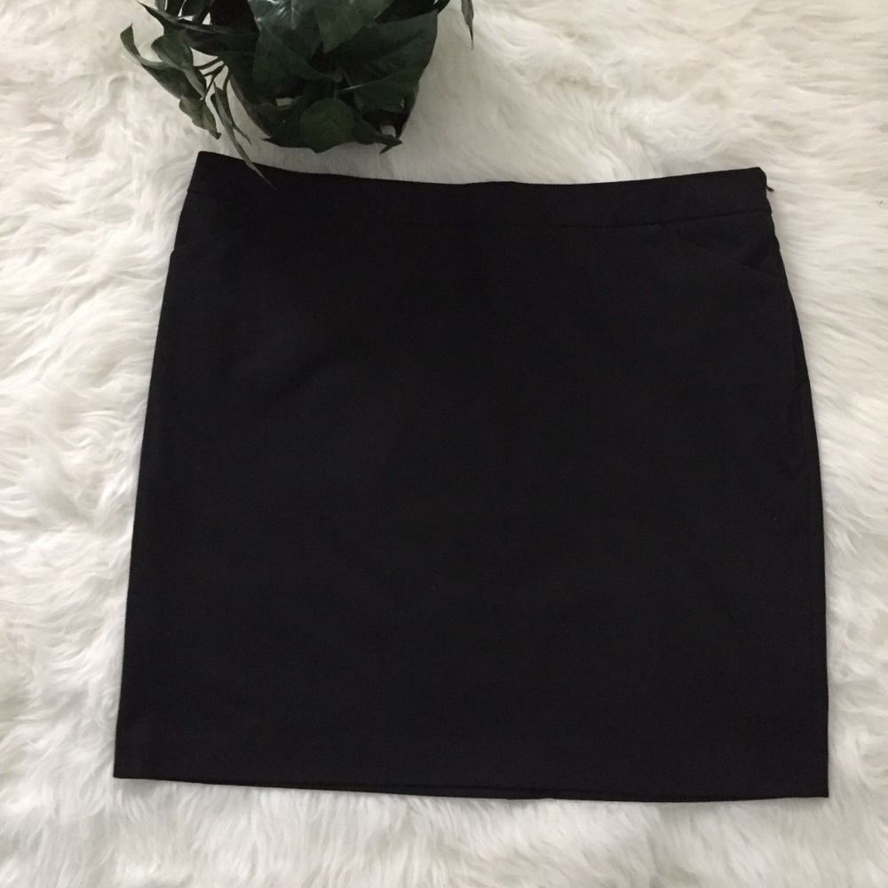 New York & Company Black Career/ Dress Skirt 📦