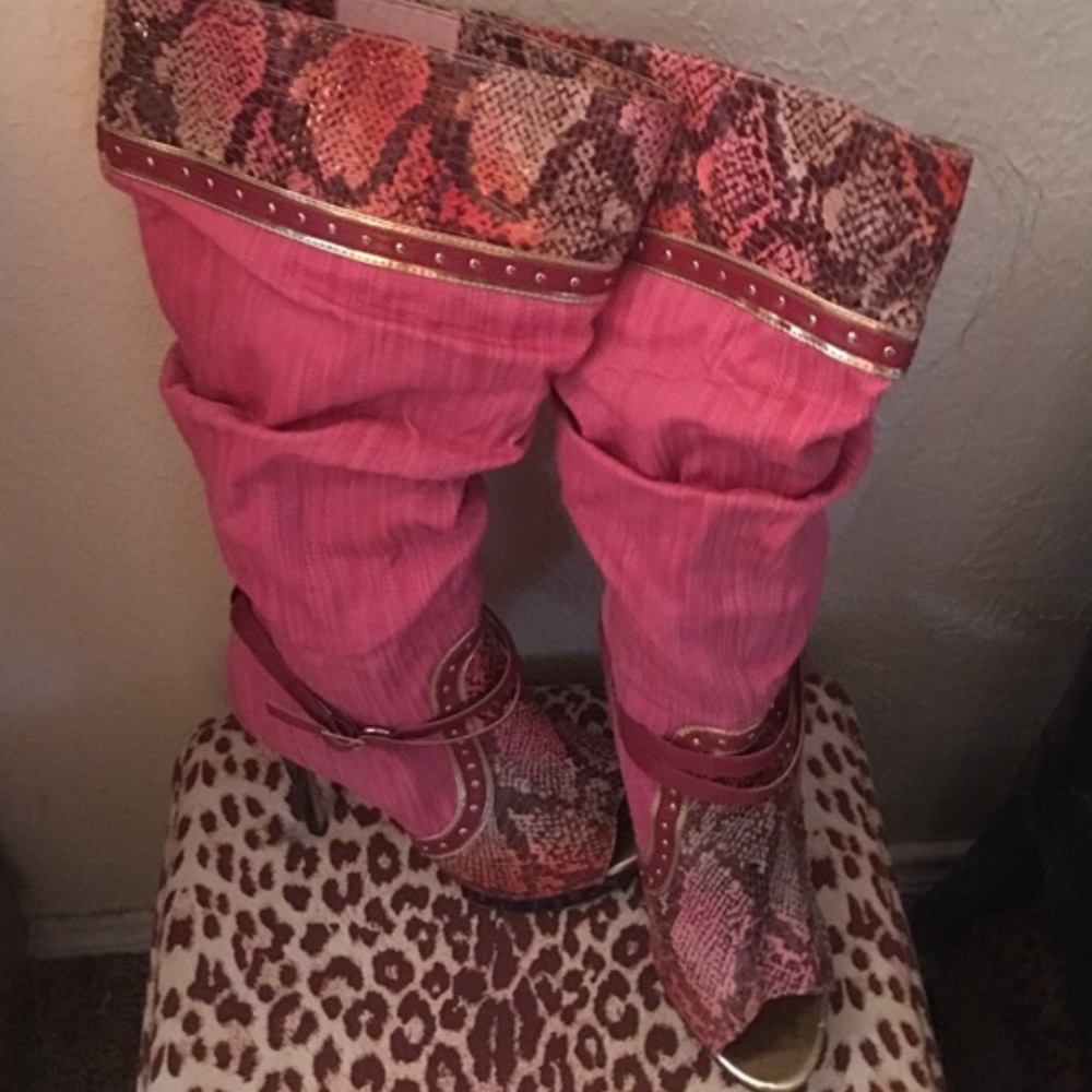House of Dereon platform boots