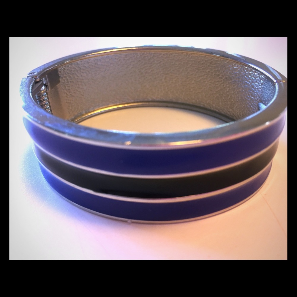Royal blue/black silver tone bangle