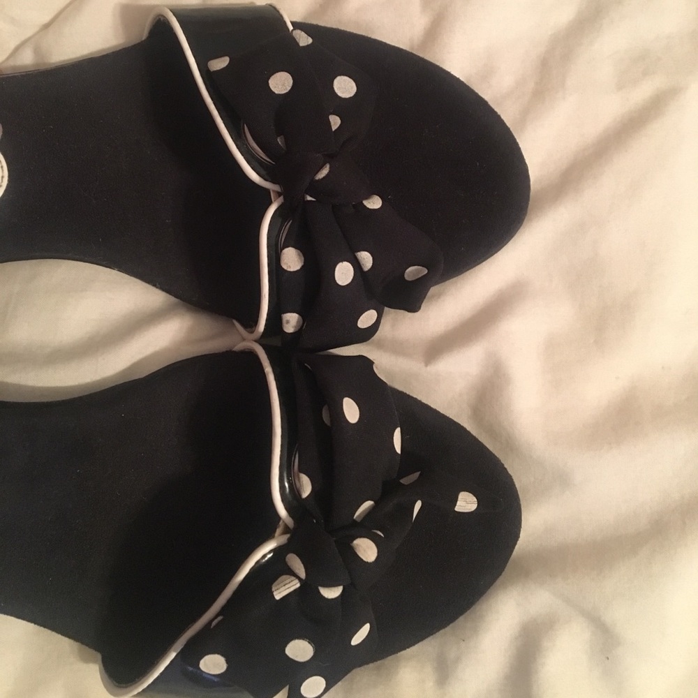 Shoes - Picture 3 of 4