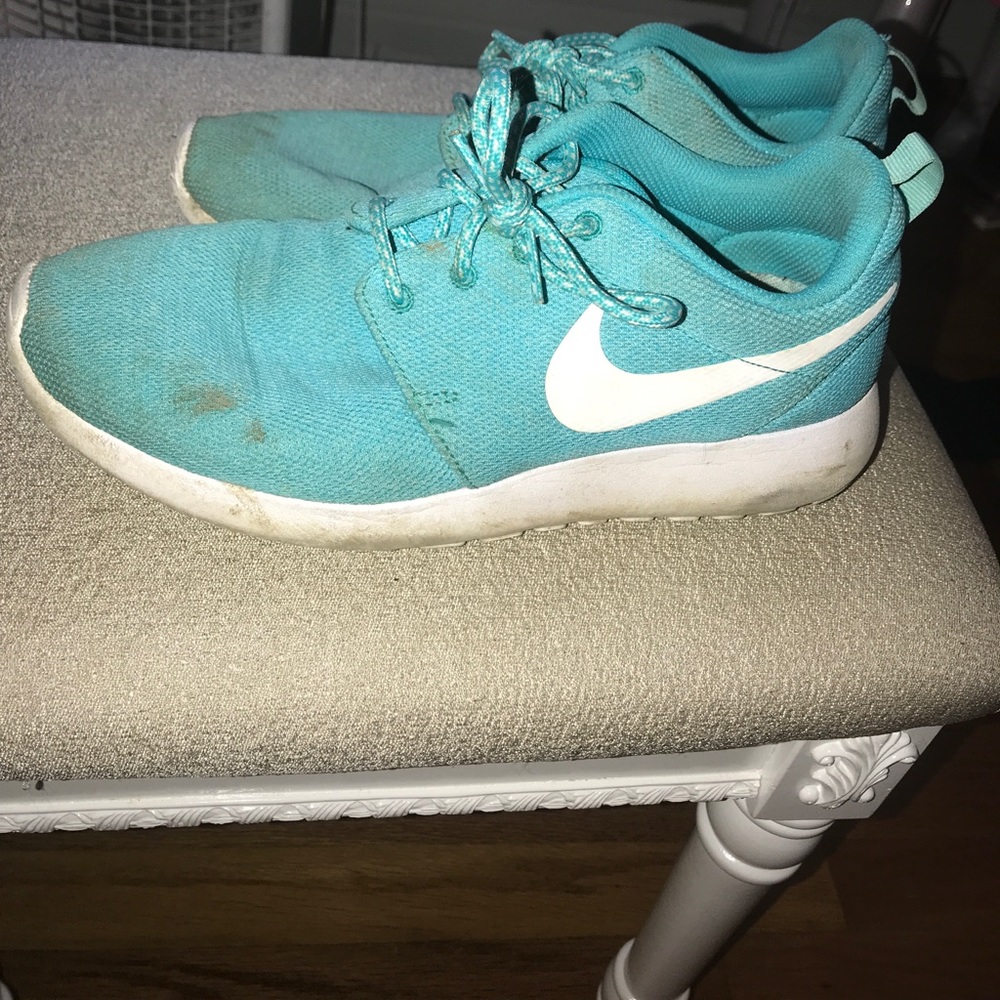 NIKE ROSHES