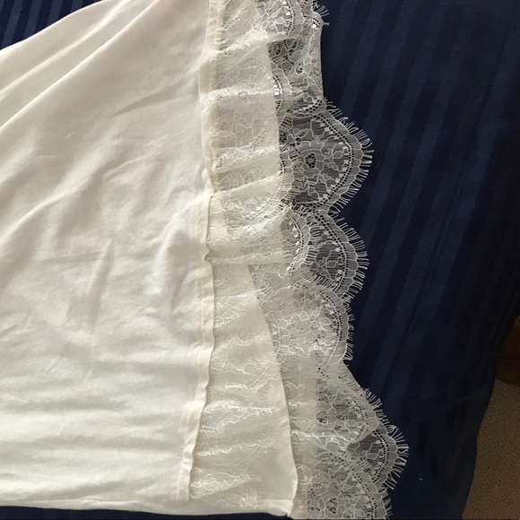J Crew T-shirt with lace at the bottom - Picture 3 of 3