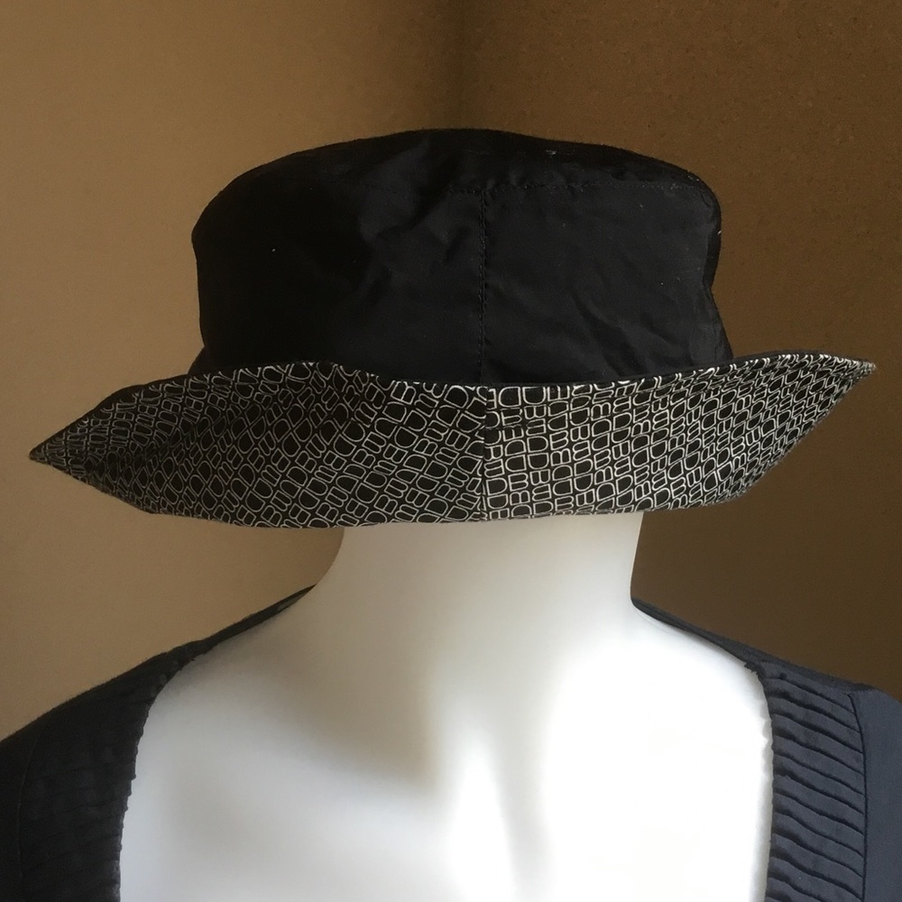 Reversible DB Hat