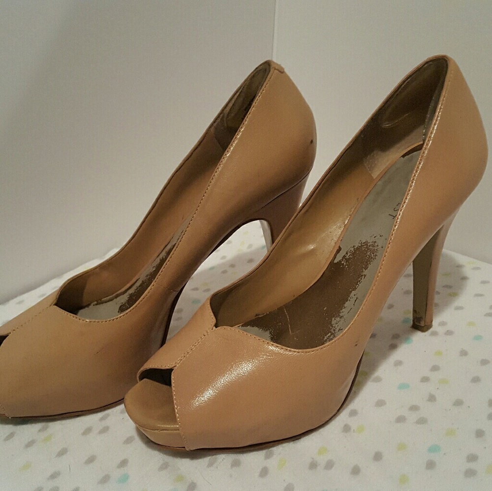 Nude Peep Toe Heels Nine West