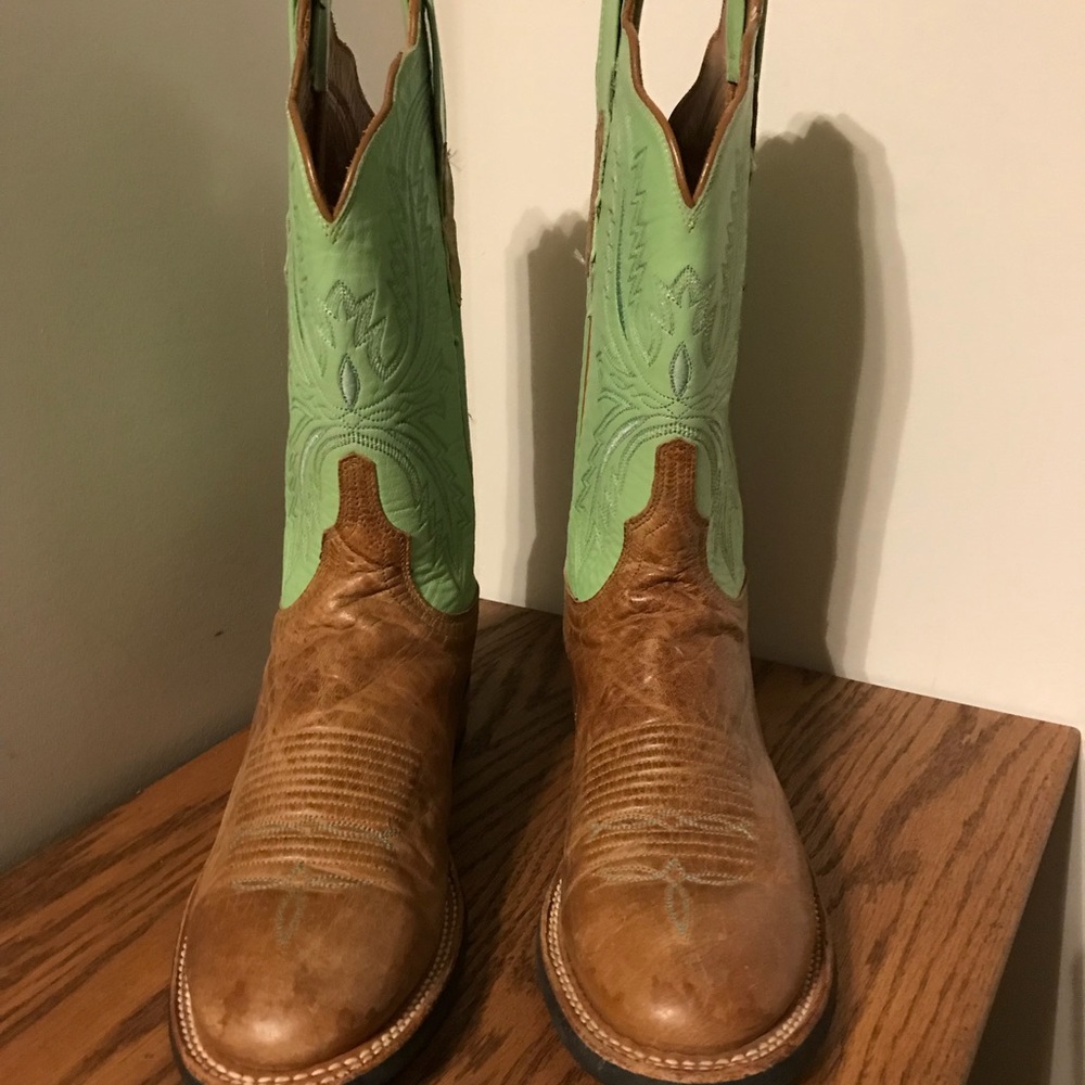Lucchese 2000 Pistachio mid calf boots!