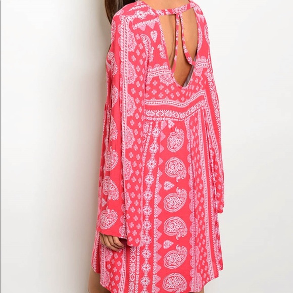 ❣️ Sale was 45$ down sizing ❣️ Belled sleeve dress - Picture 4 of 7