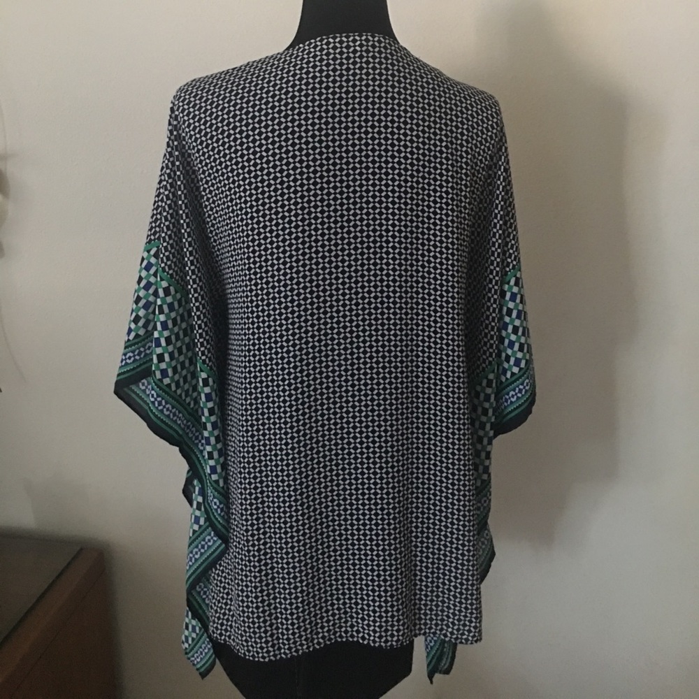 Violet + Claire Kimono - Picture 4 of 7