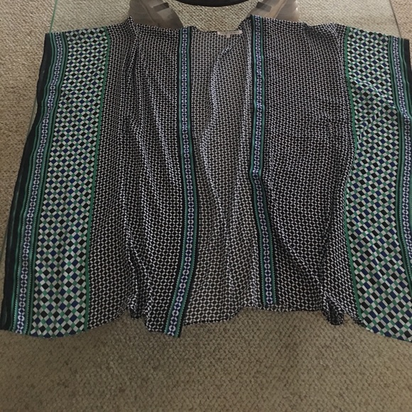 Violet + Claire Kimono - Picture 6 of 7