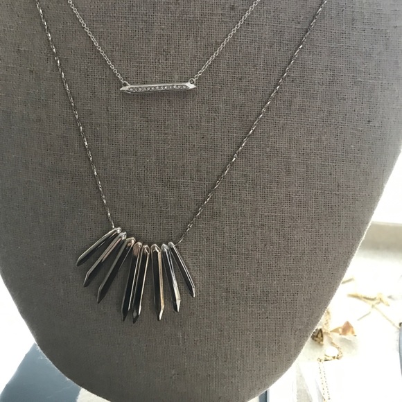 Stella & Dot Rebel Cluster Necklace - Picture 3 of 3