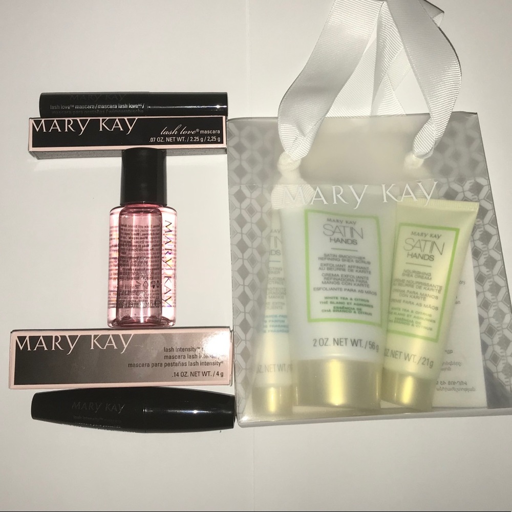 NIB Mary Kay Deluxe Minis Set