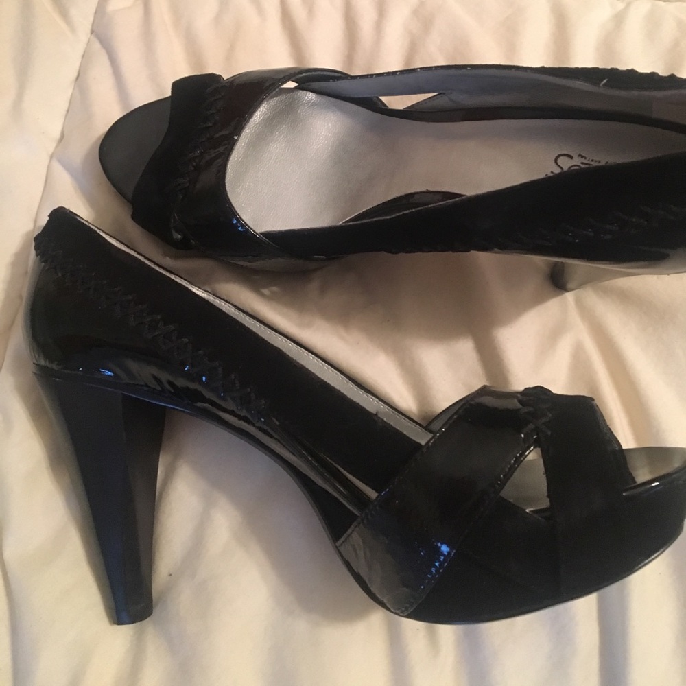 Heels - Picture 2 of 6