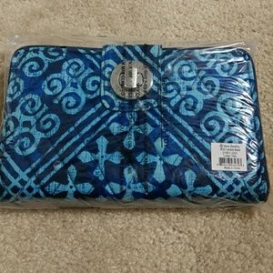 Vera Bradley RFID Turnlock Wallet