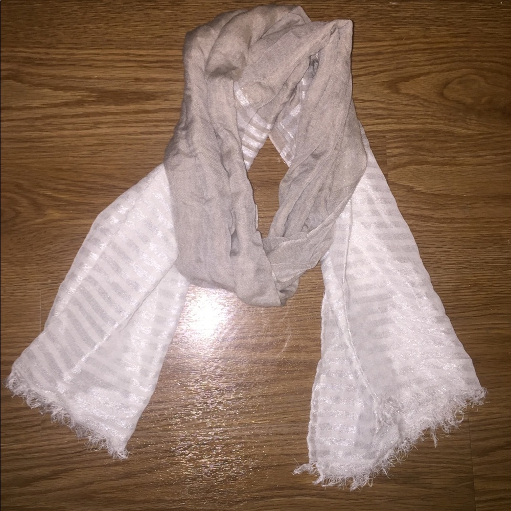White and cream stripe scarf