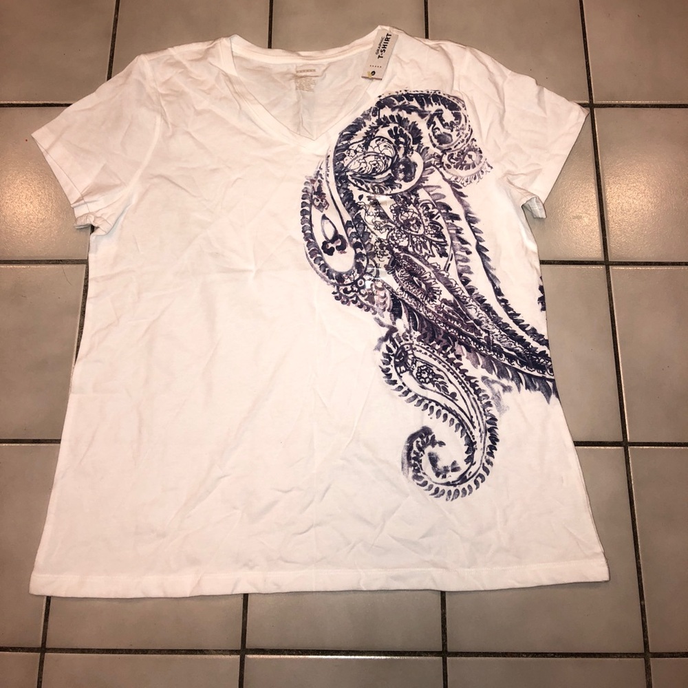 NWT graphic tee