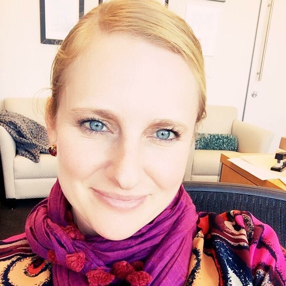 Meet your Posher, Anne - Picture 2 of 9