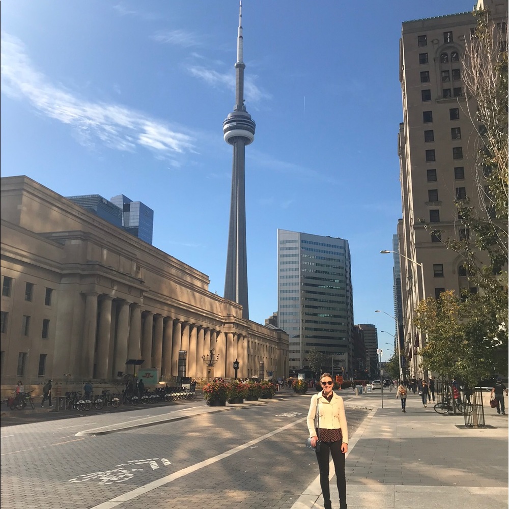 Meet your Posher, Em