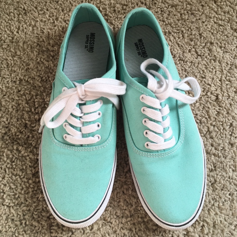Mossimo Canvas low tops