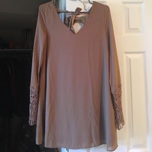 Gorgeous Tunic with lace sleeve detail, tie back