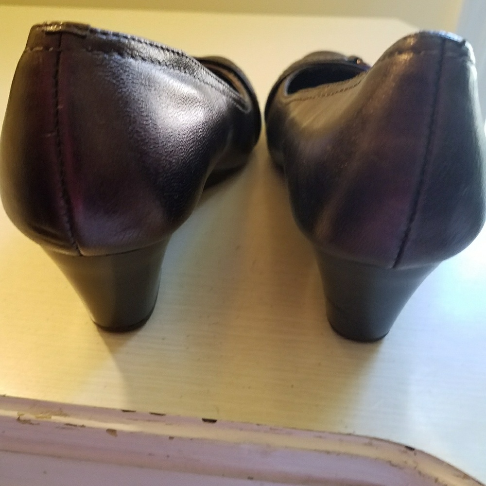 Shoes - Picture 2 of 2
