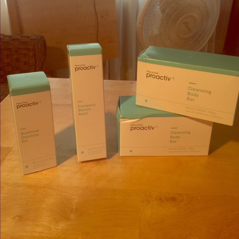 *NEW* proactiv+ skincare lot