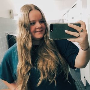 Meet your Posher, Kayla